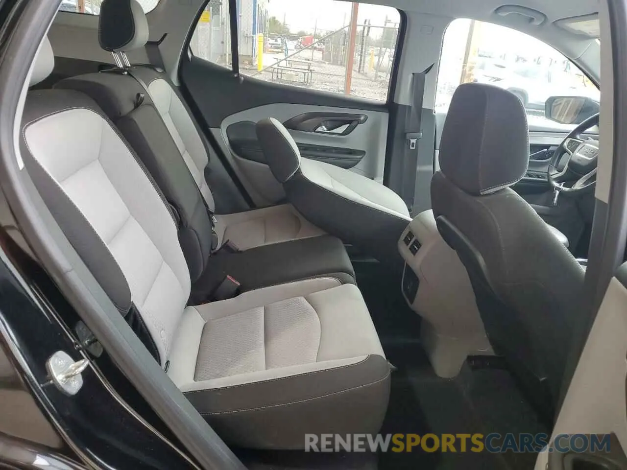 11 Photograph of a damaged car 3GKALTEV0NL142557 GMC TERRAIN 2022