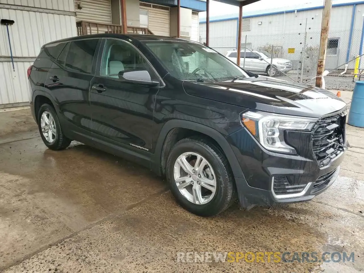 4 Photograph of a damaged car 3GKALTEV0NL142557 GMC TERRAIN 2022