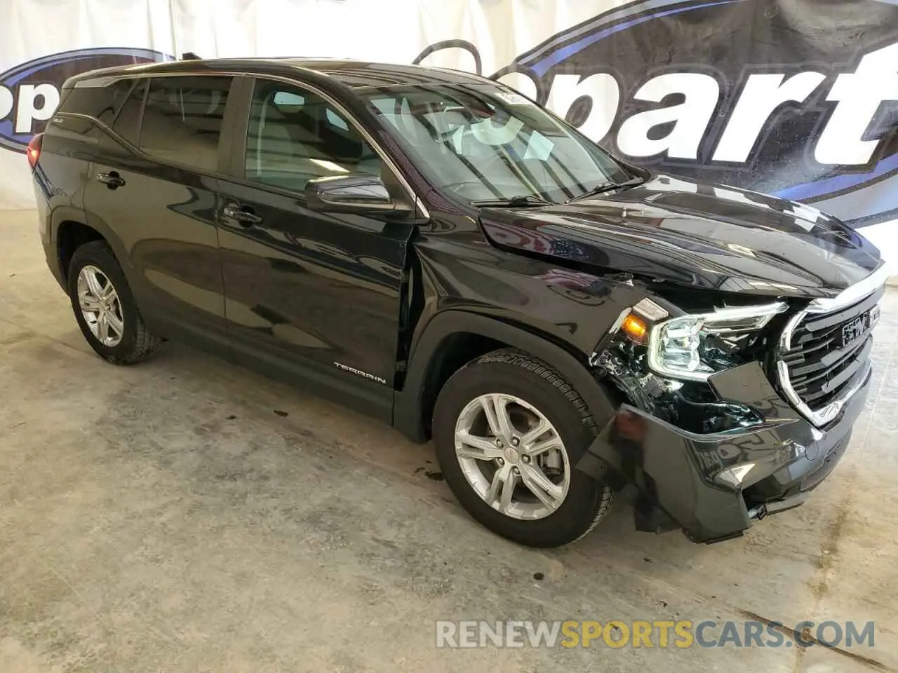 4 Photograph of a damaged car 3GKALTEV0NL149668 GMC TERRAIN 2022