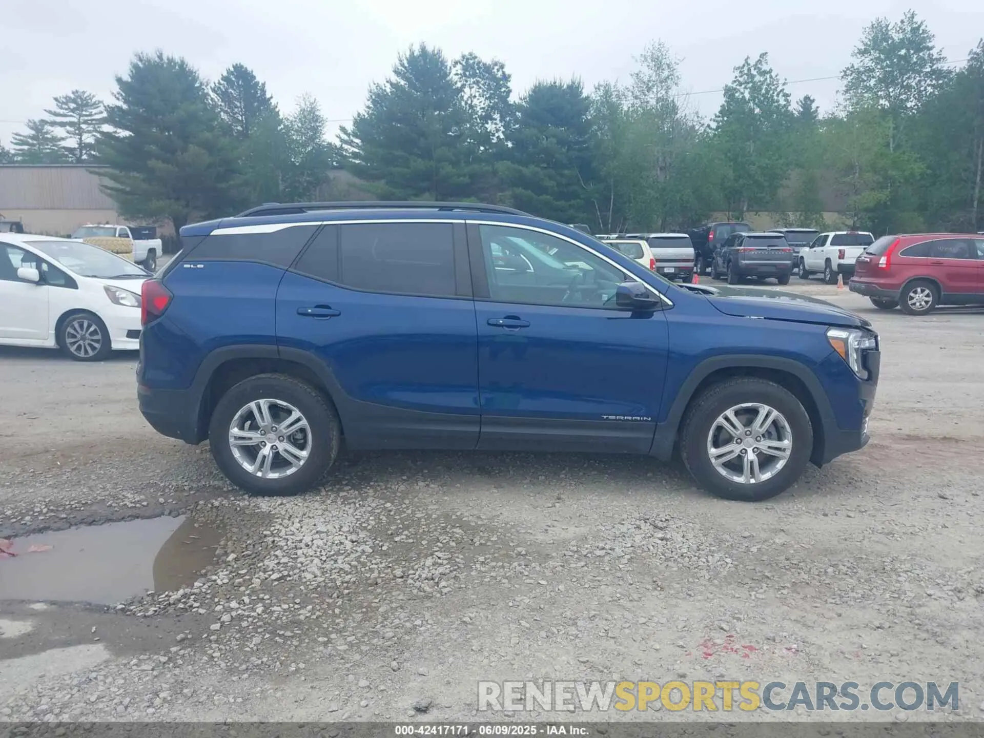 13 Photograph of a damaged car 3GKALTEV1NL142681 GMC TERRAIN 2022