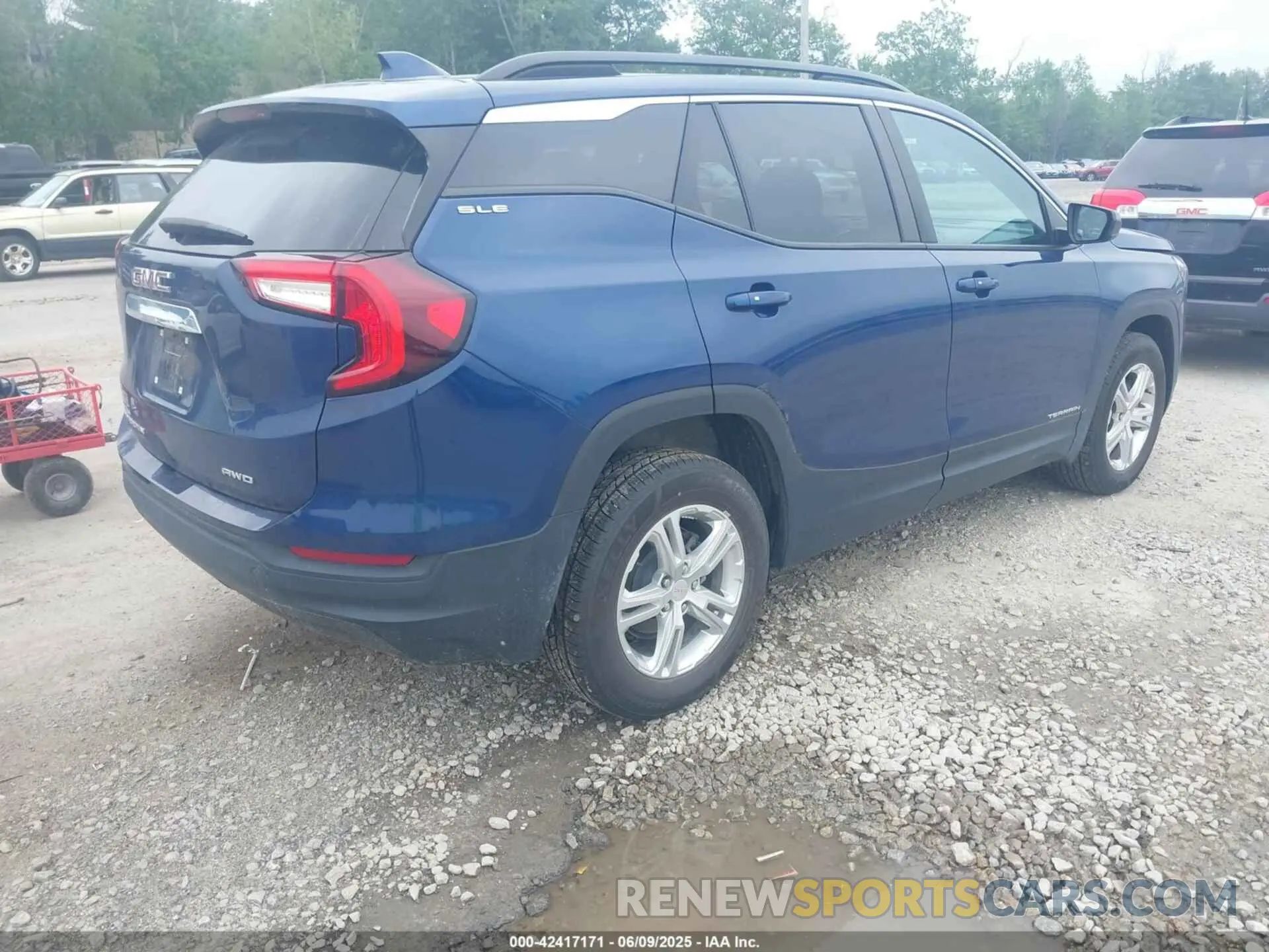 4 Photograph of a damaged car 3GKALTEV1NL142681 GMC TERRAIN 2022
