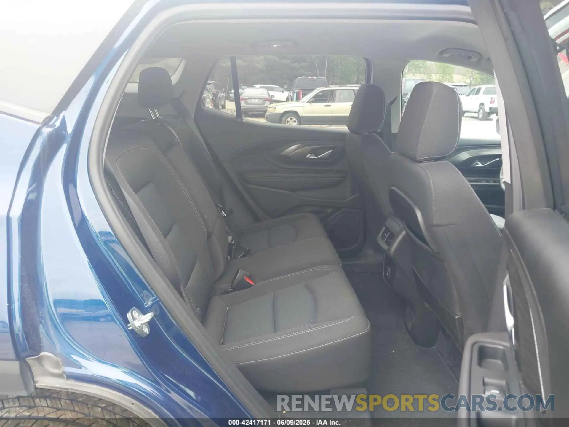 8 Photograph of a damaged car 3GKALTEV1NL142681 GMC TERRAIN 2022