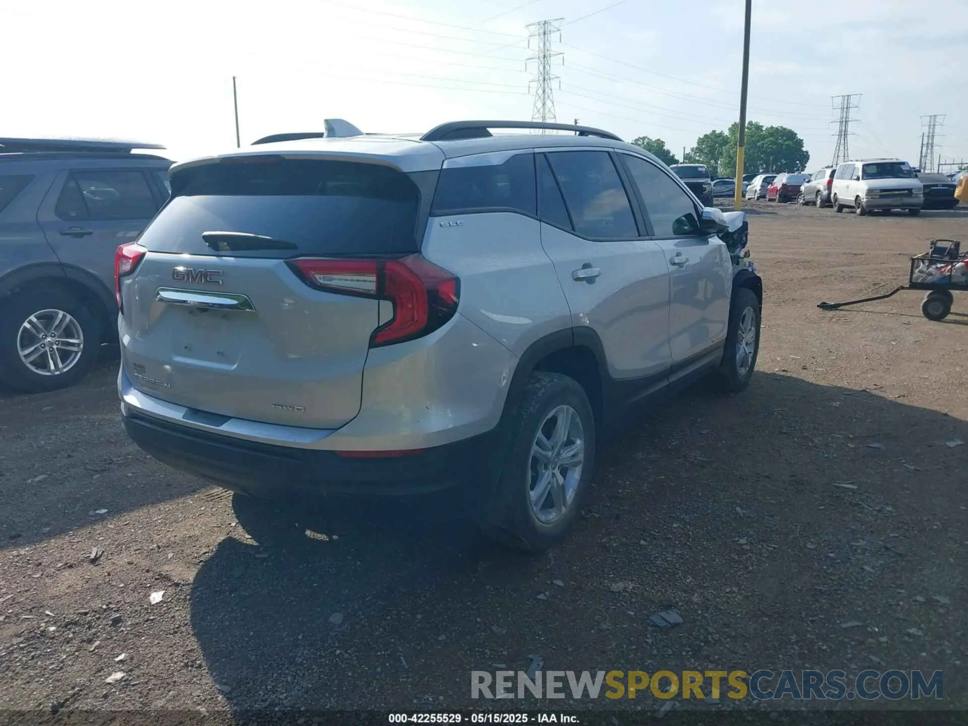 4 Photograph of a damaged car 3GKALTEV2NL248606 GMC TERRAIN 2022