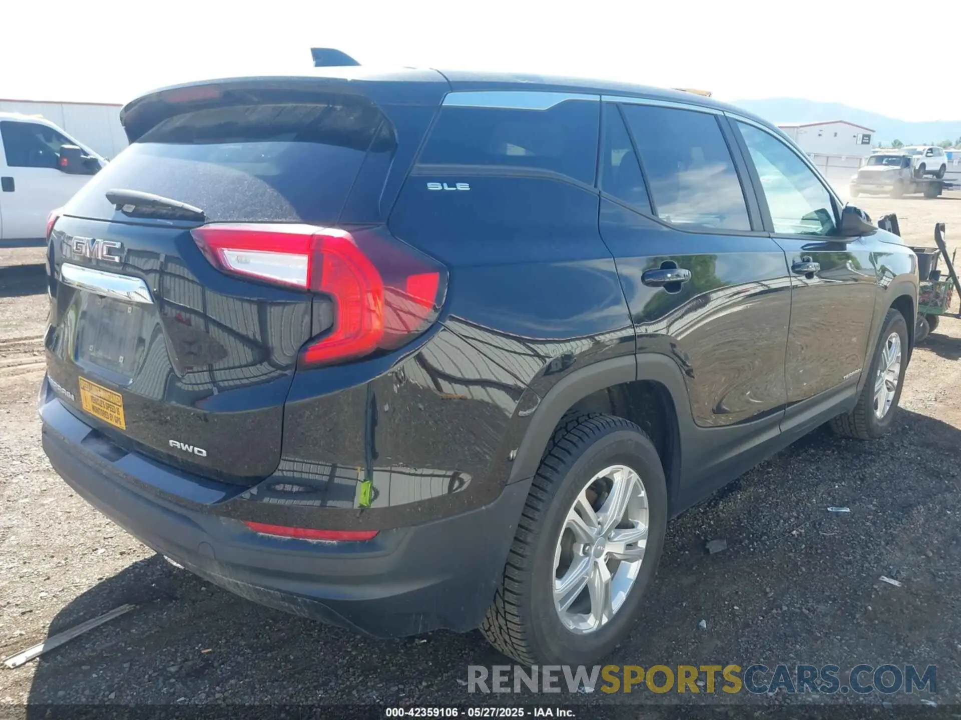 4 Photograph of a damaged car 3GKALTEV3NL167579 GMC TERRAIN 2022