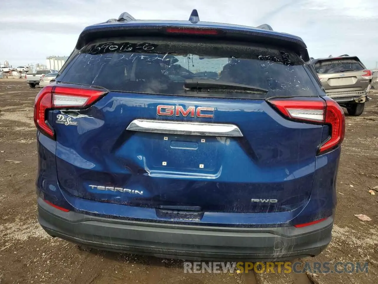 6 Photograph of a damaged car 3GKALTEV4NL226669 GMC TERRAIN 2022
