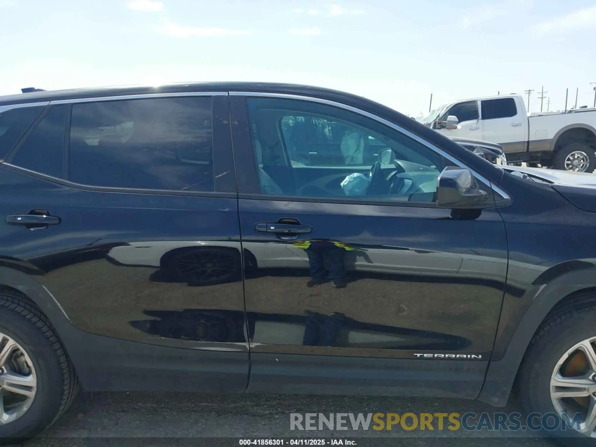 13 Photograph of a damaged car 3GKALTEV5NL173612 GMC TERRAIN 2022