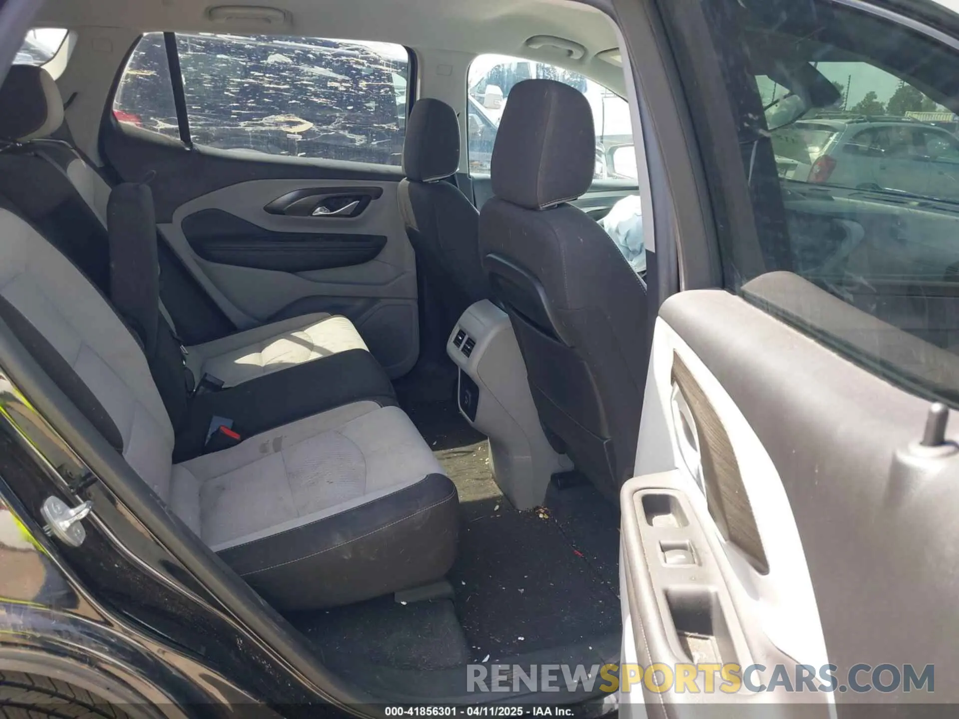 8 Photograph of a damaged car 3GKALTEV5NL173612 GMC TERRAIN 2022
