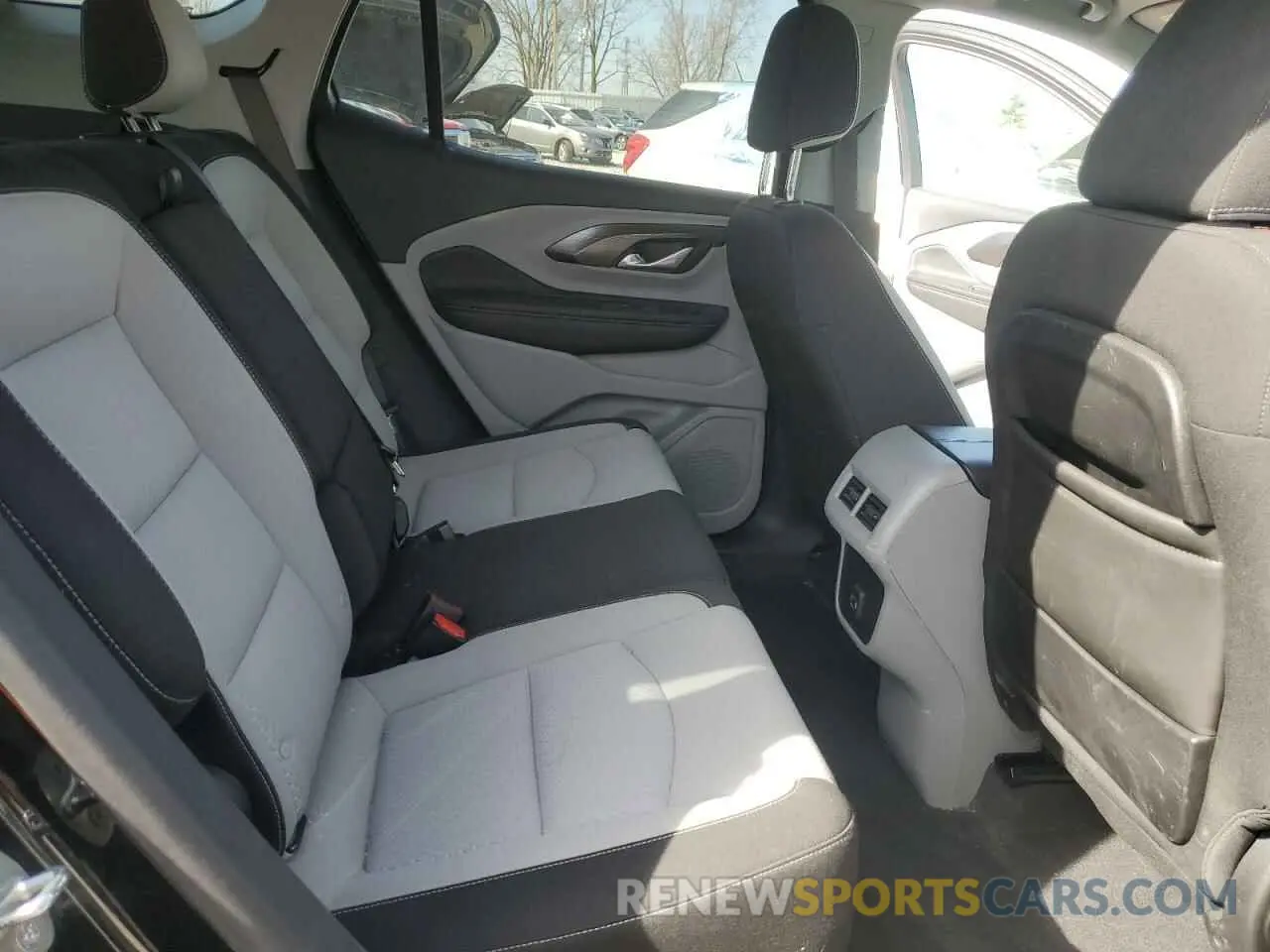 11 Photograph of a damaged car 3GKALTEV6NL173232 GMC TERRAIN 2022