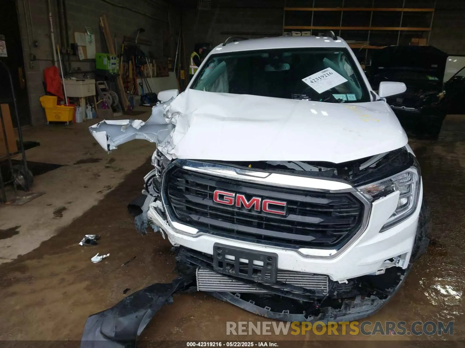 11 Photograph of a damaged car 3GKALTEV7NL114058 GMC TERRAIN 2022