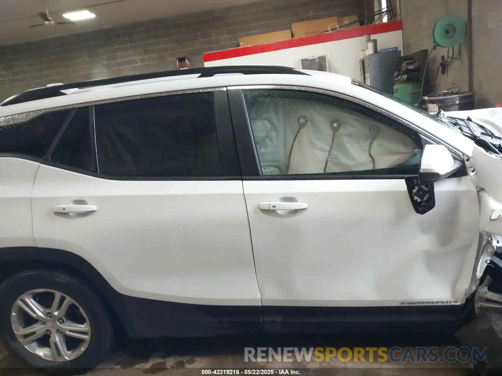 12 Photograph of a damaged car 3GKALTEV7NL114058 GMC TERRAIN 2022