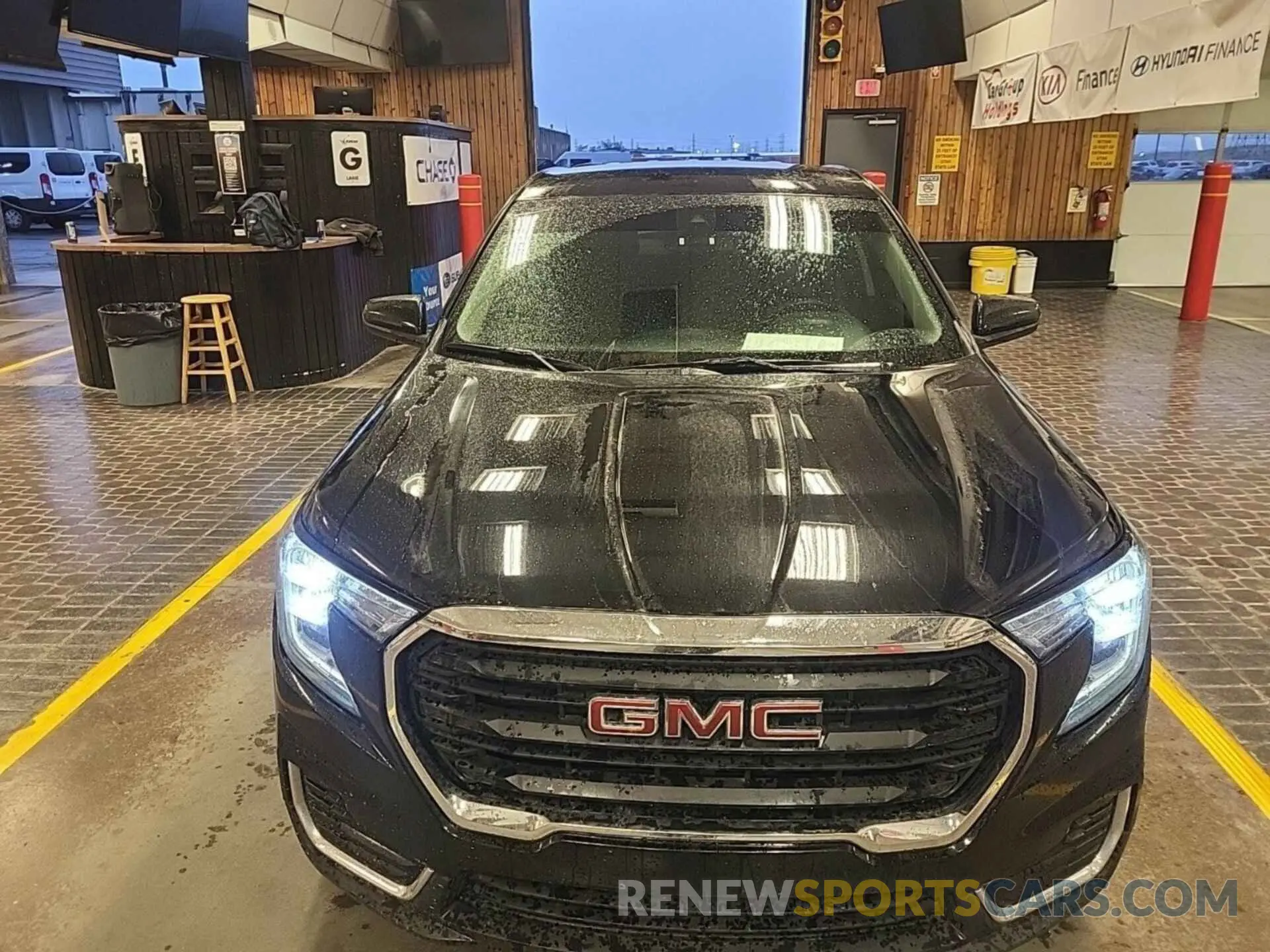 19 Photograph of a damaged car 3GKALTEV7NL234328 GMC TERRAIN 2022