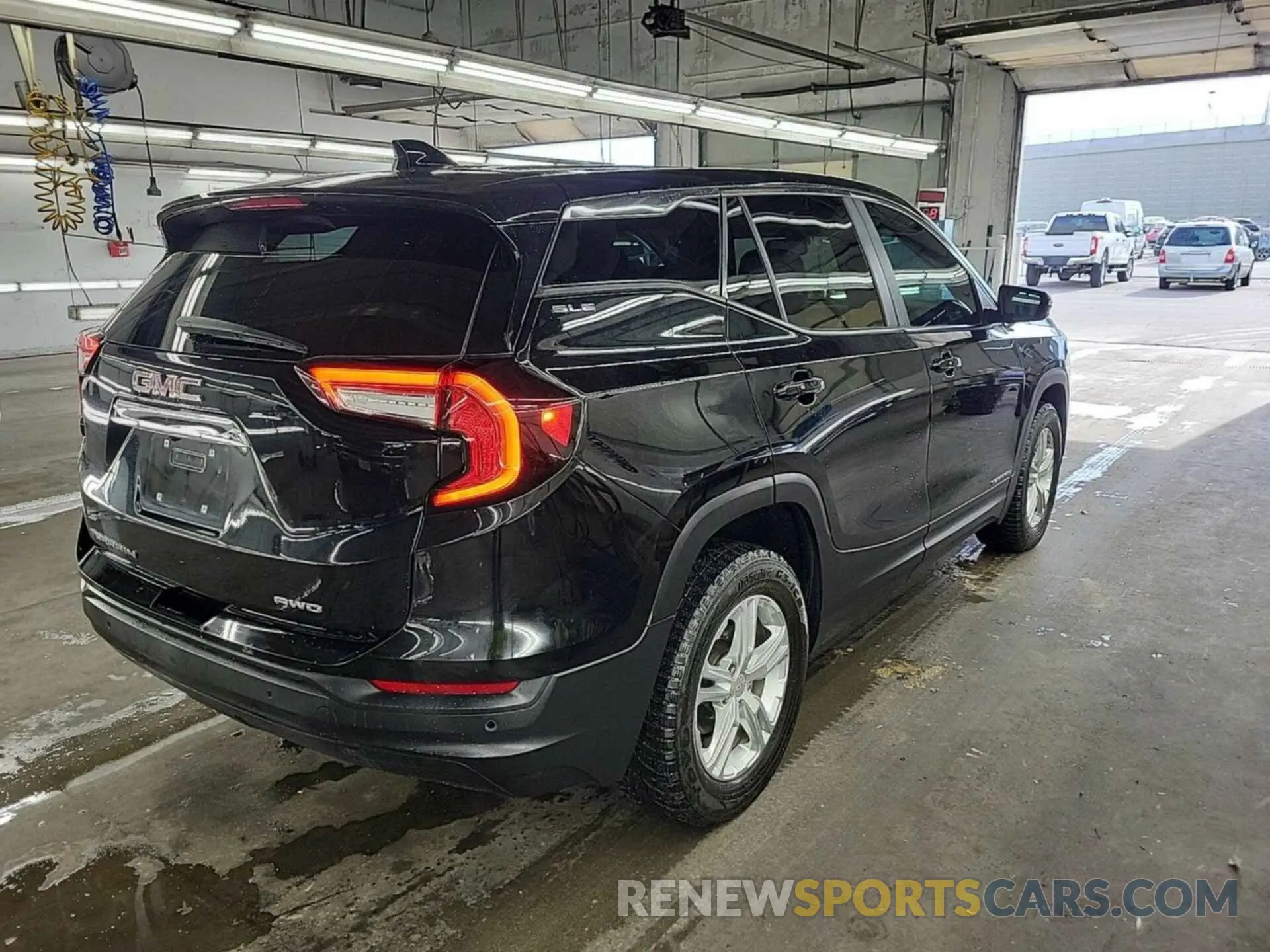 7 Photograph of a damaged car 3GKALTEV7NL234328 GMC TERRAIN 2022