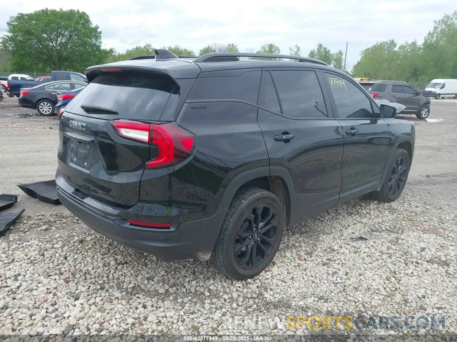 4 Photograph of a damaged car 3GKALTEV7NL247418 GMC TERRAIN 2022