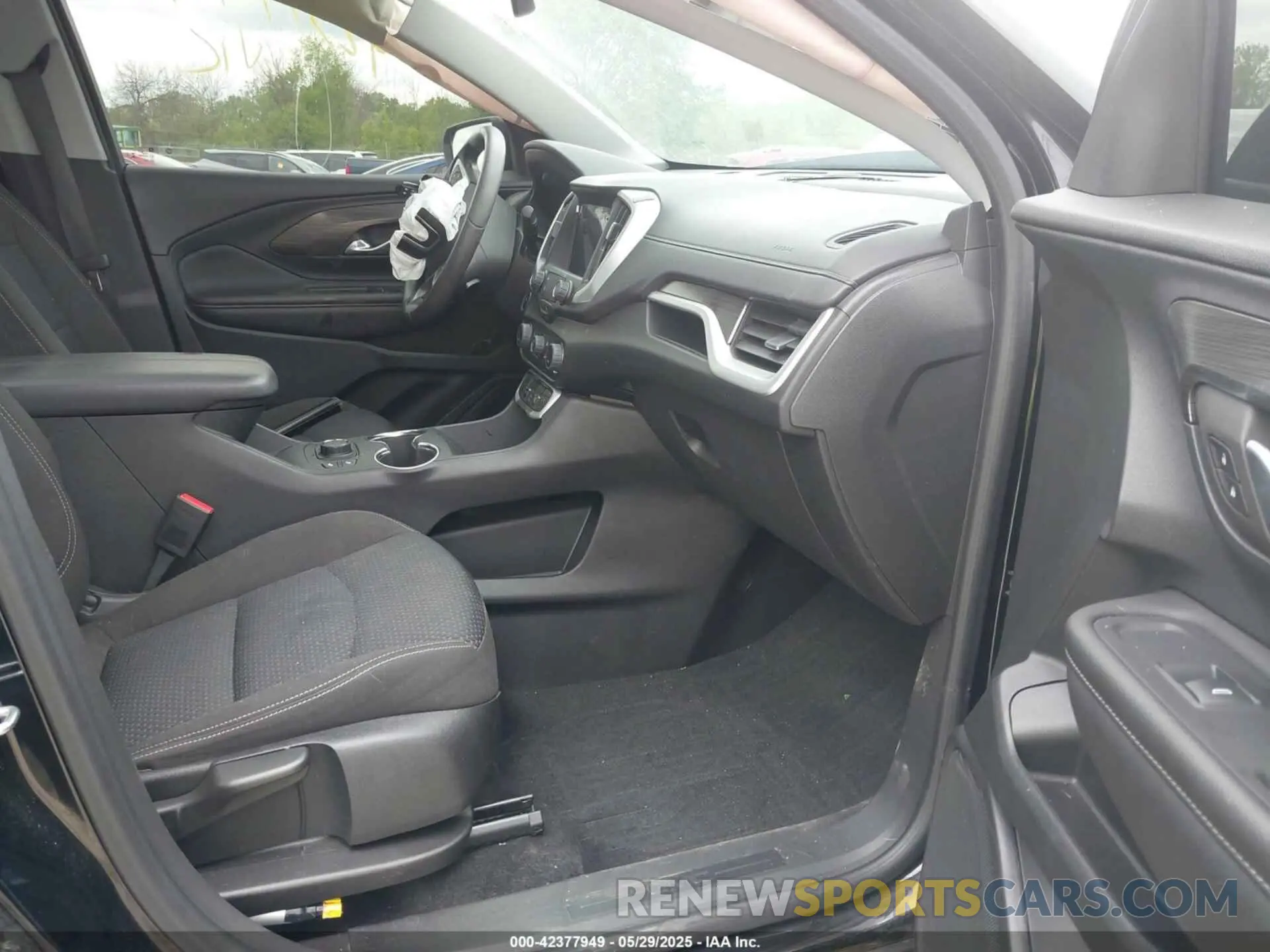 5 Photograph of a damaged car 3GKALTEV7NL247418 GMC TERRAIN 2022