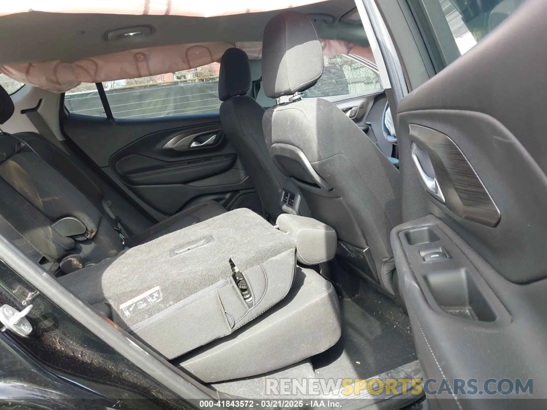 8 Photograph of a damaged car 3GKALTEV8NL128910 GMC TERRAIN 2022
