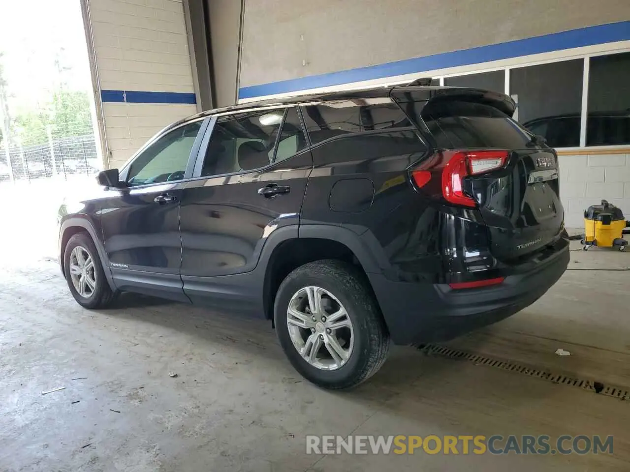 2 Photograph of a damaged car 3GKALTEV8NL179713 GMC TERRAIN 2022