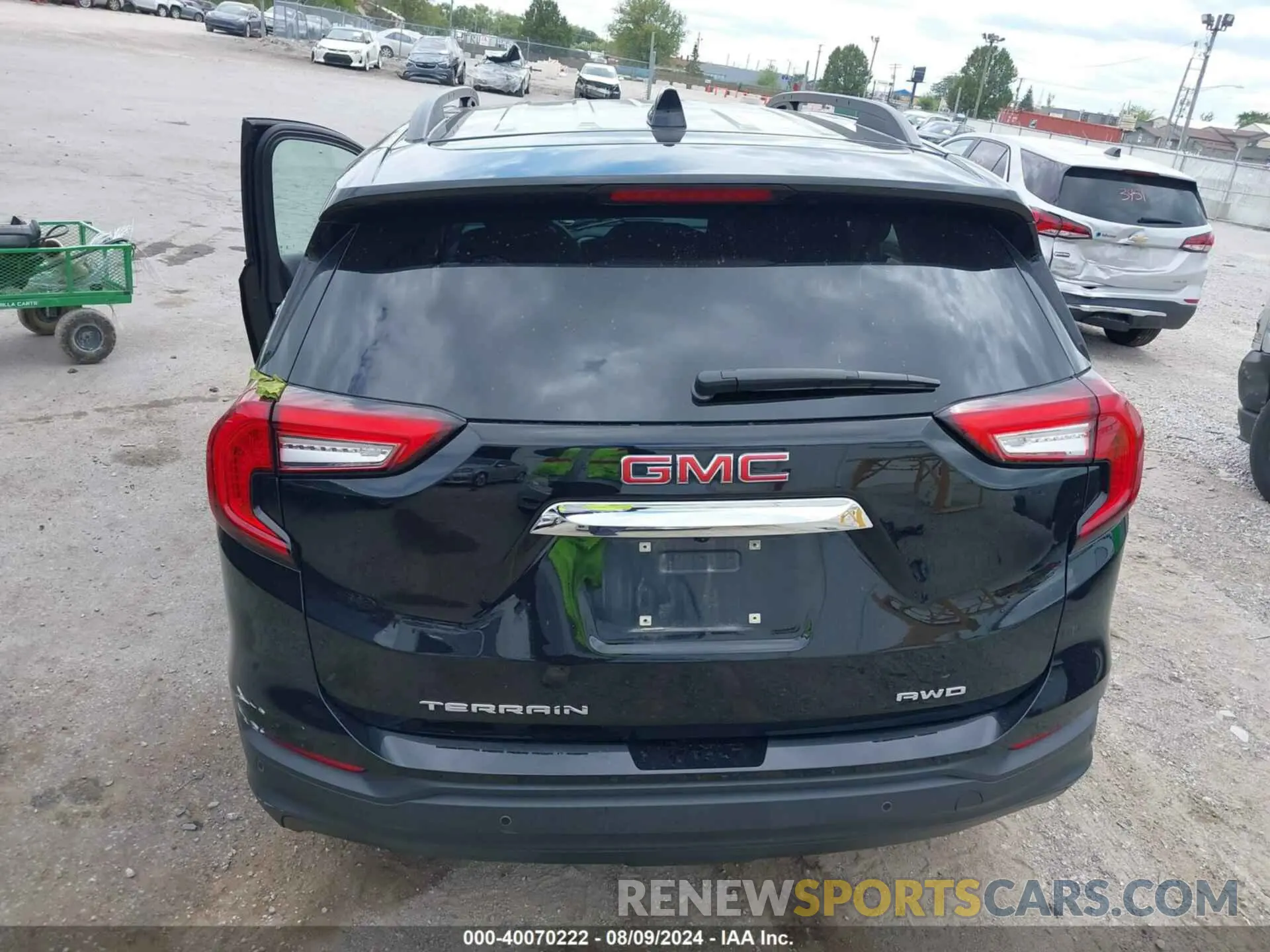 17 Photograph of a damaged car 3GKALTEV9NL219488 GMC TERRAIN 2022