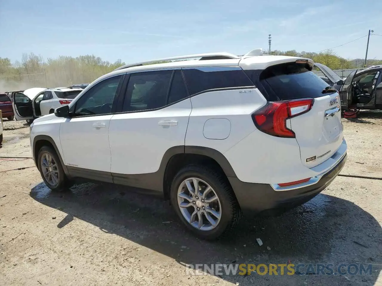2 Photograph of a damaged car 3GKALVEV0NL105908 GMC TERRAIN 2022