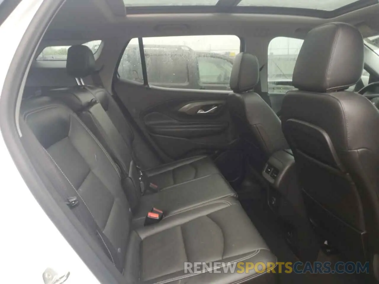 11 Photograph of a damaged car 3GKALVEV0NL113829 GMC TERRAIN 2022