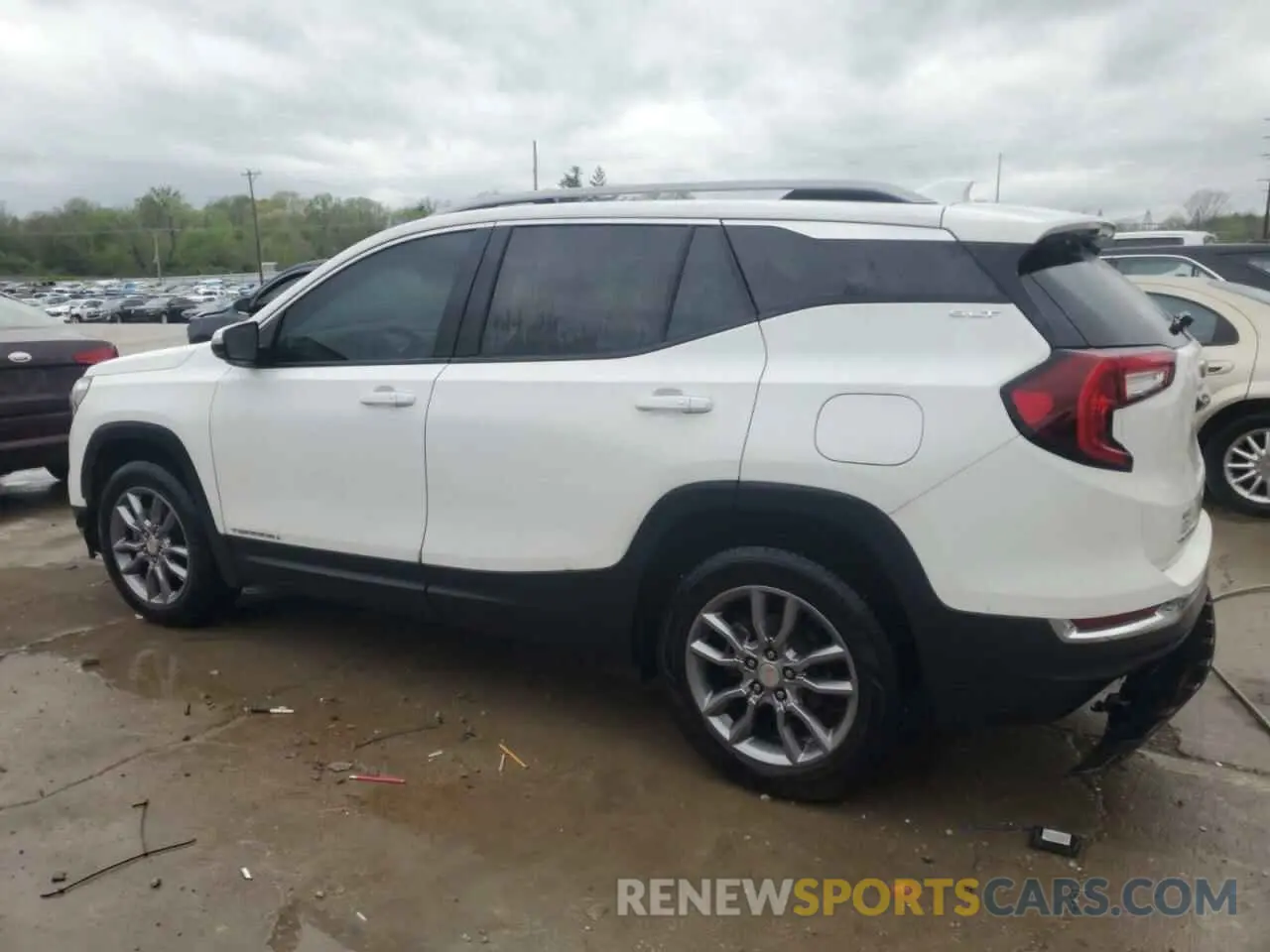 2 Photograph of a damaged car 3GKALVEV0NL113829 GMC TERRAIN 2022