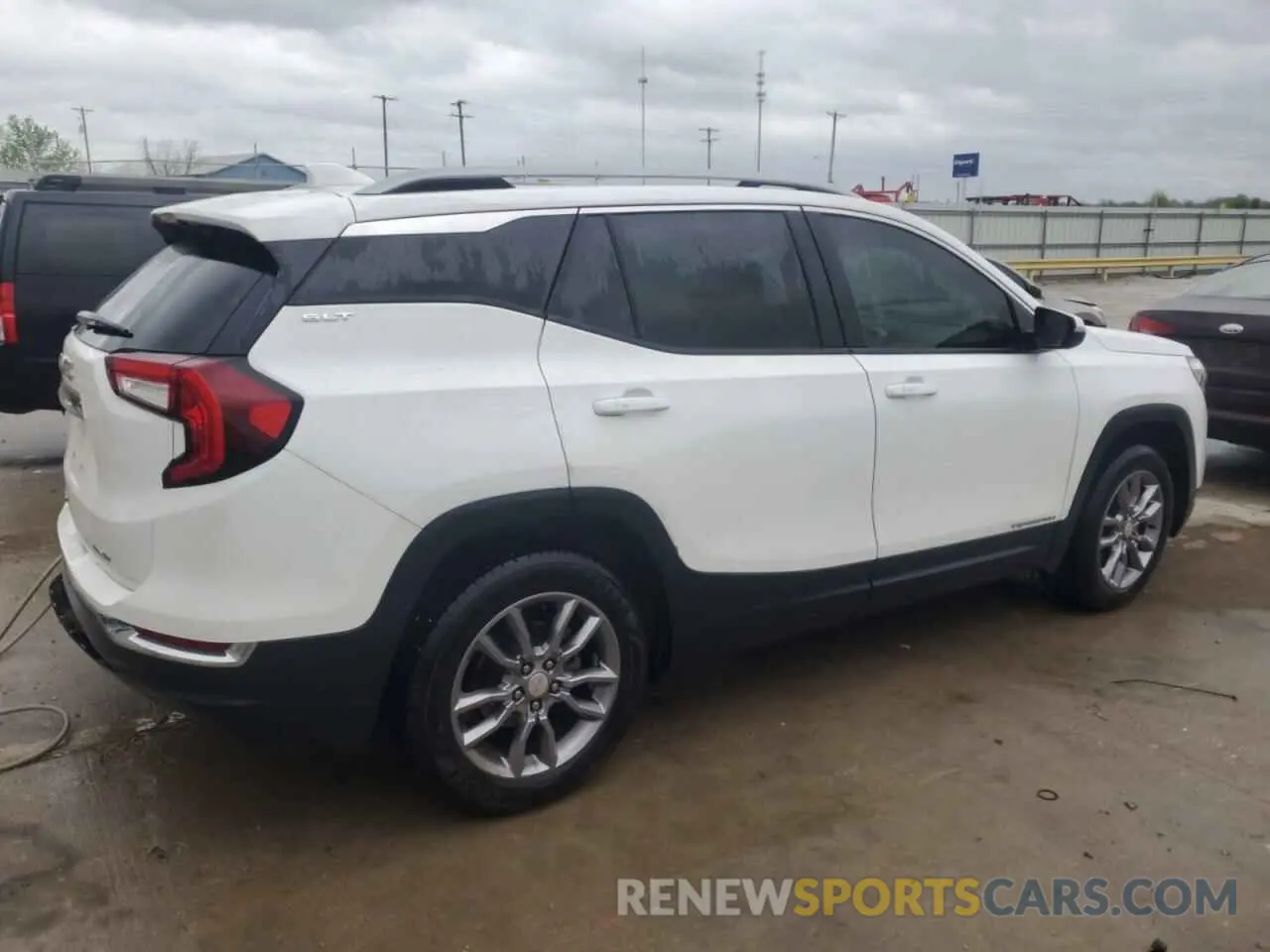 3 Photograph of a damaged car 3GKALVEV0NL113829 GMC TERRAIN 2022