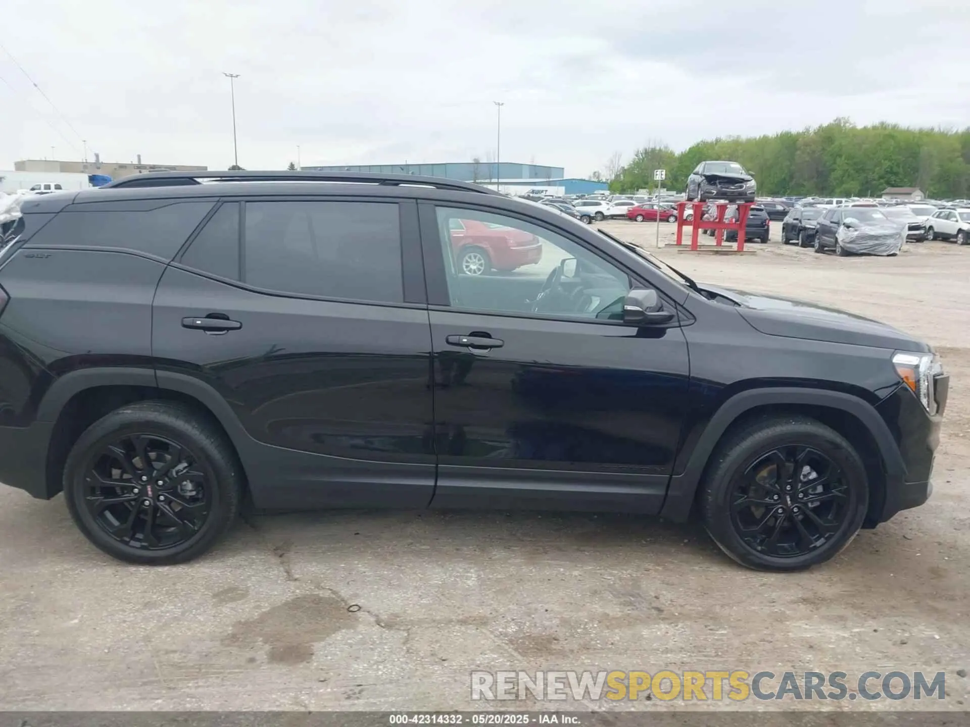13 Photograph of a damaged car 3GKALVEV0NL276058 GMC TERRAIN 2022