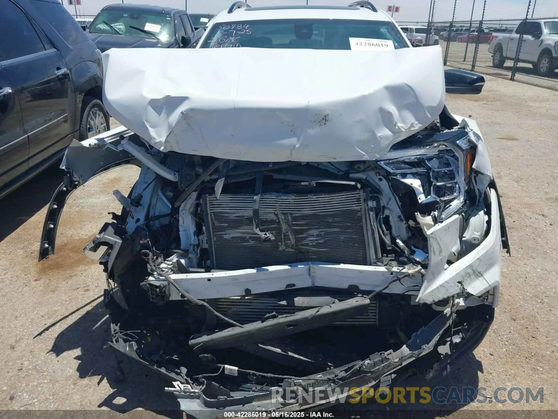 11 Photograph of a damaged car 3GKALVEV0NL293247 GMC TERRAIN 2022