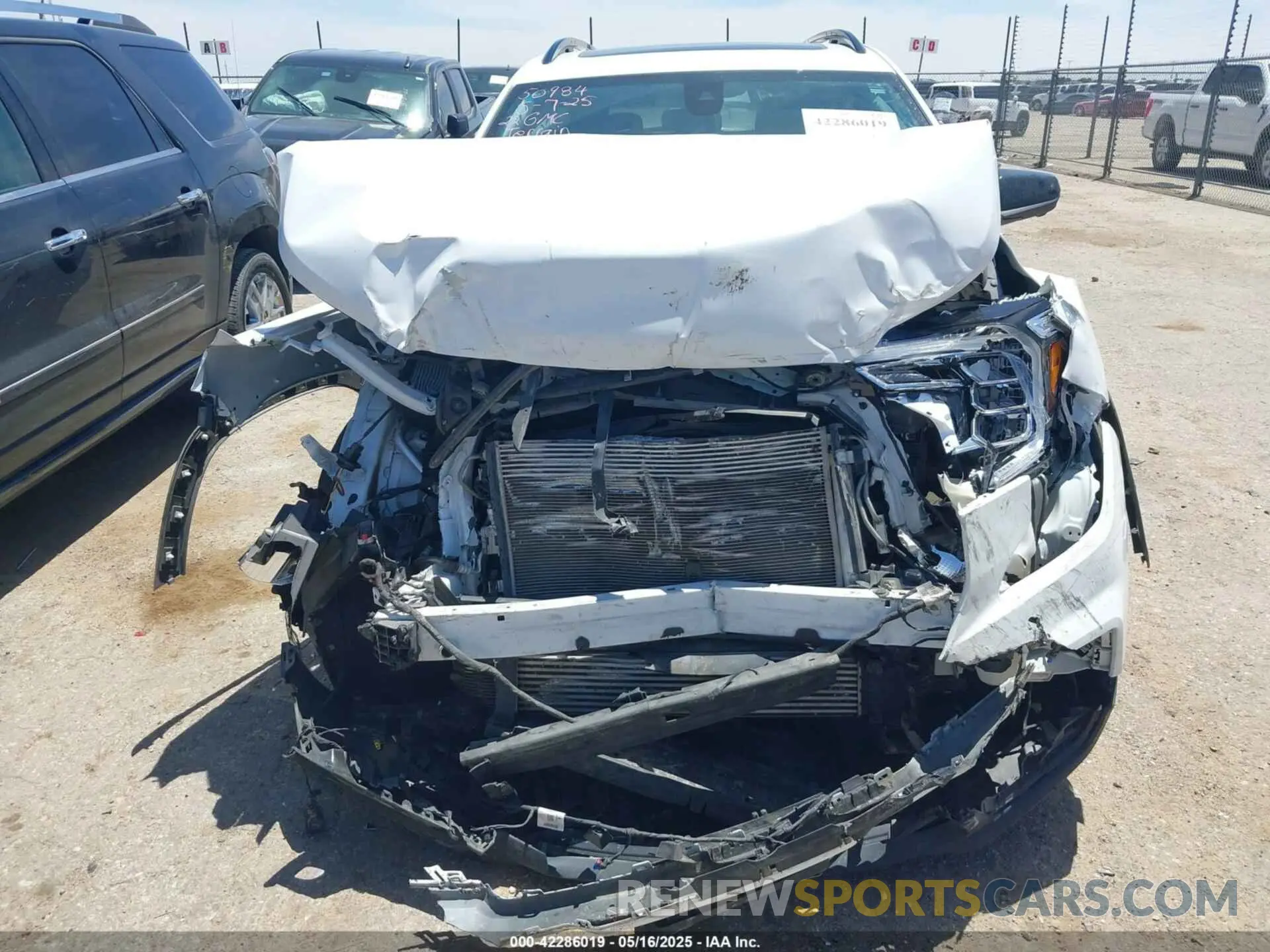 6 Photograph of a damaged car 3GKALVEV0NL293247 GMC TERRAIN 2022