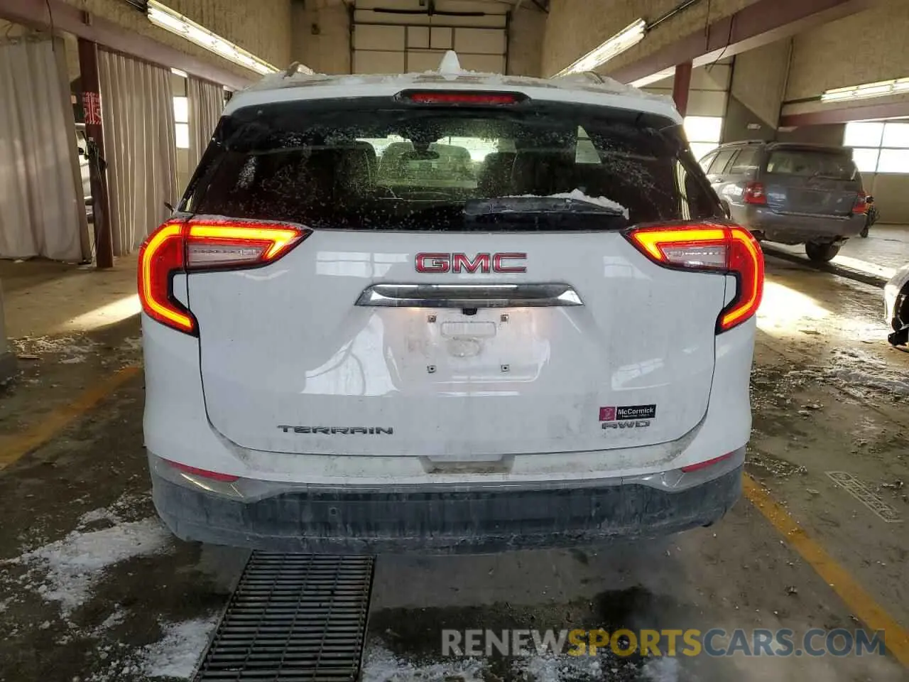 6 Photograph of a damaged car 3GKALVEV1NL125357 GMC TERRAIN 2022
