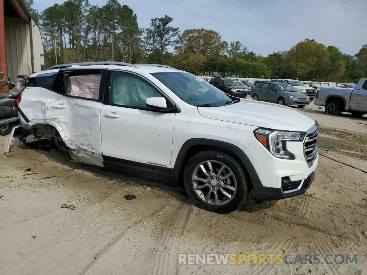 4 Photograph of a damaged car 3GKALVEV2NL101827 GMC TERRAIN 2022
