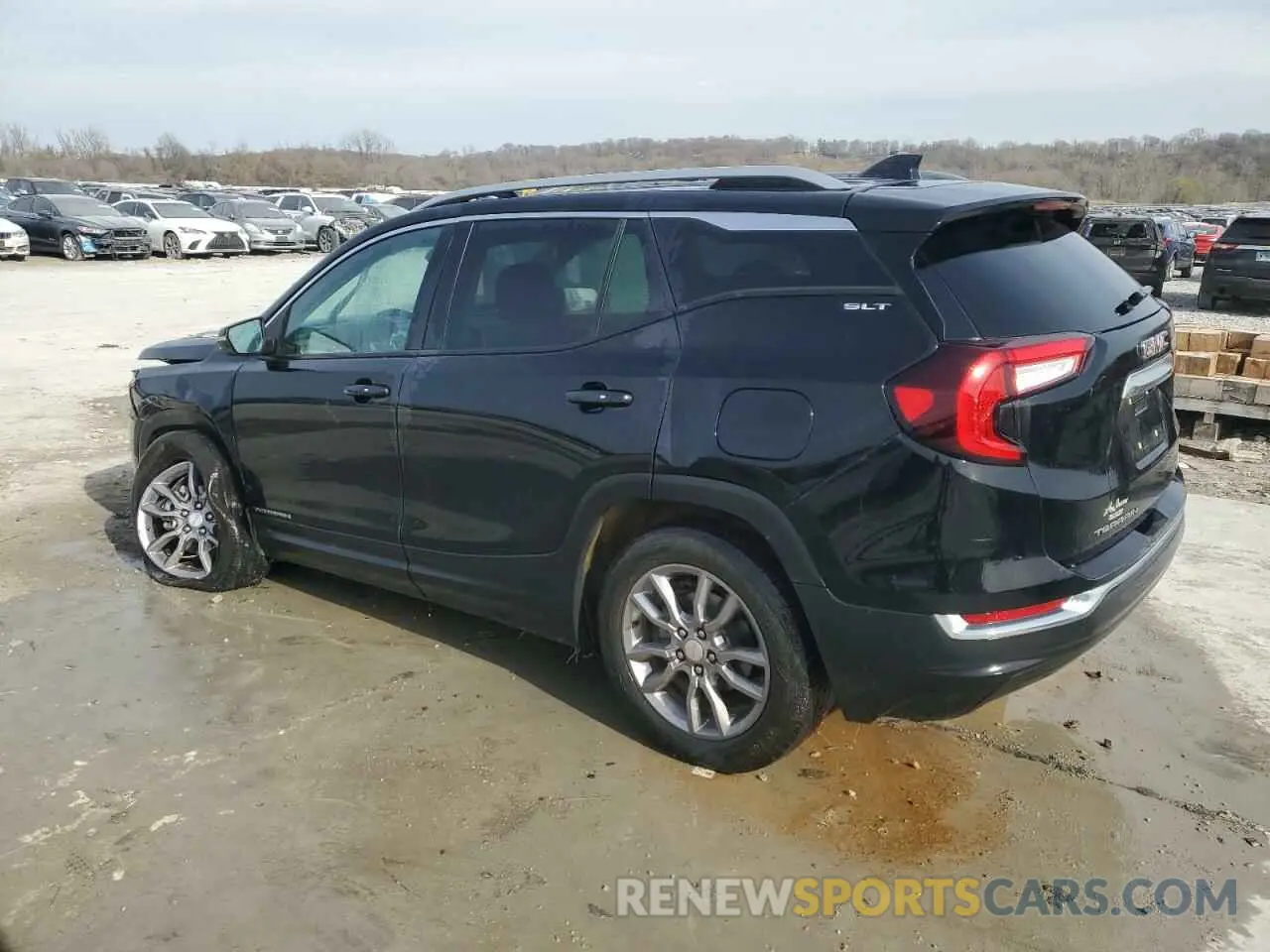 2 Photograph of a damaged car 3GKALVEV2NL111032 GMC TERRAIN 2022