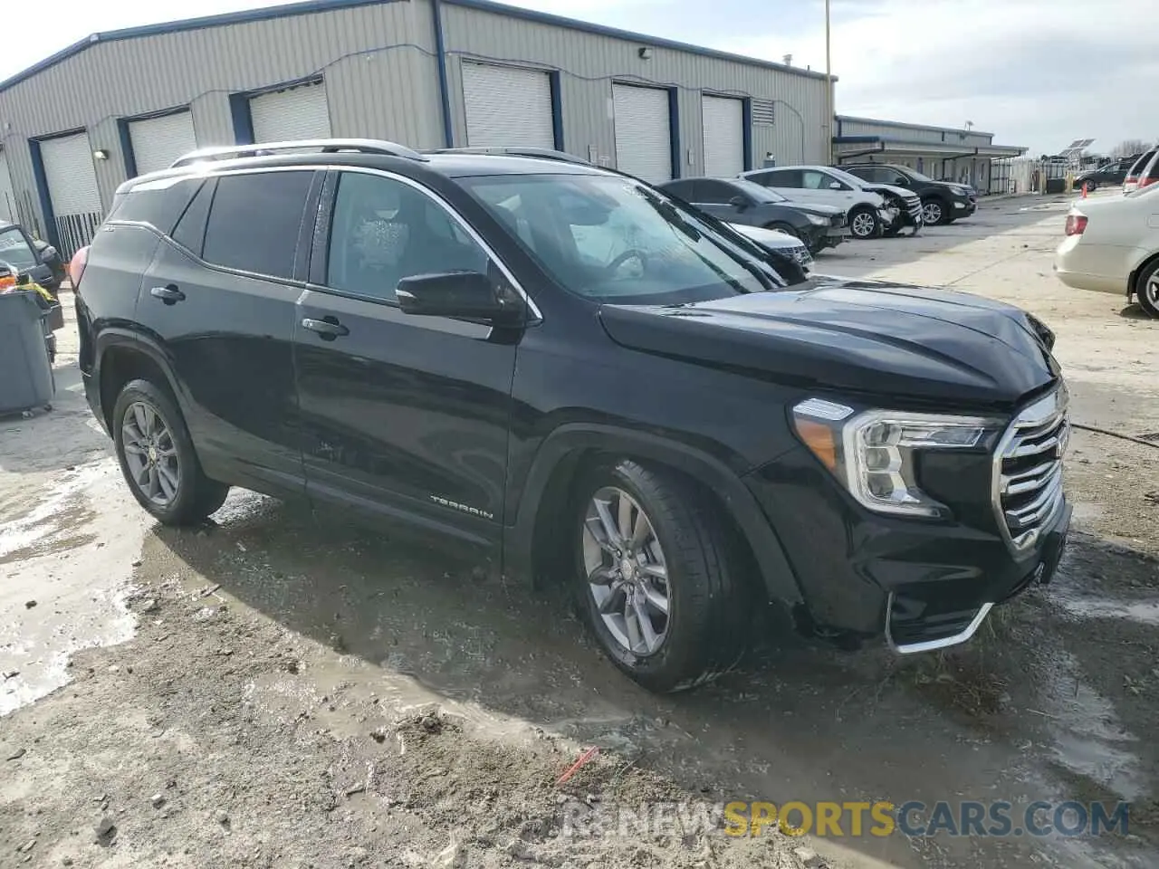 4 Photograph of a damaged car 3GKALVEV2NL111032 GMC TERRAIN 2022