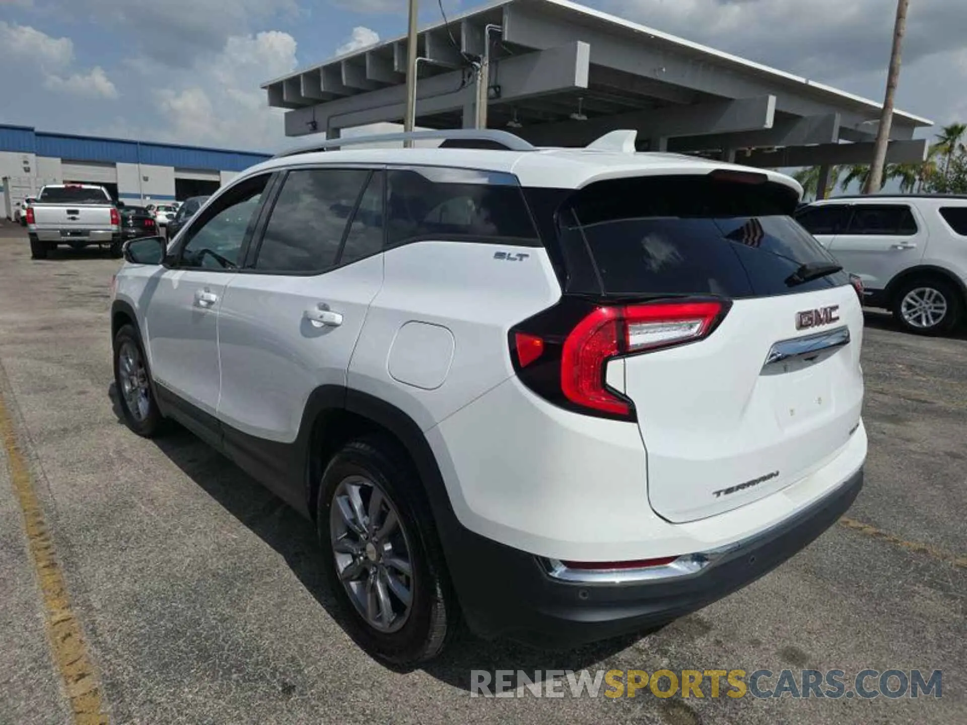 3 Photograph of a damaged car 3GKALVEV3NL149238 GMC TERRAIN 2022