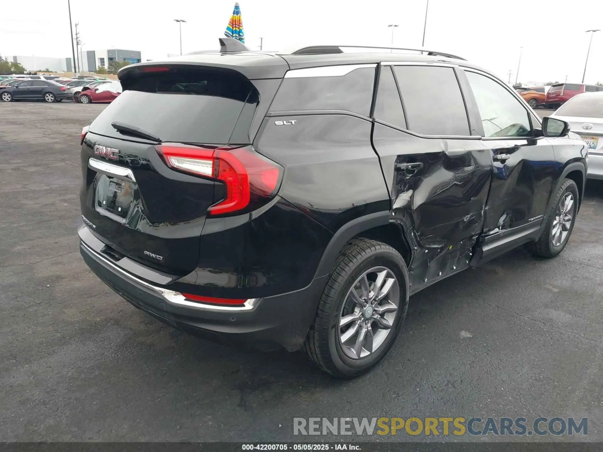 4 Photograph of a damaged car 3GKALVEV3NL164323 GMC TERRAIN 2022