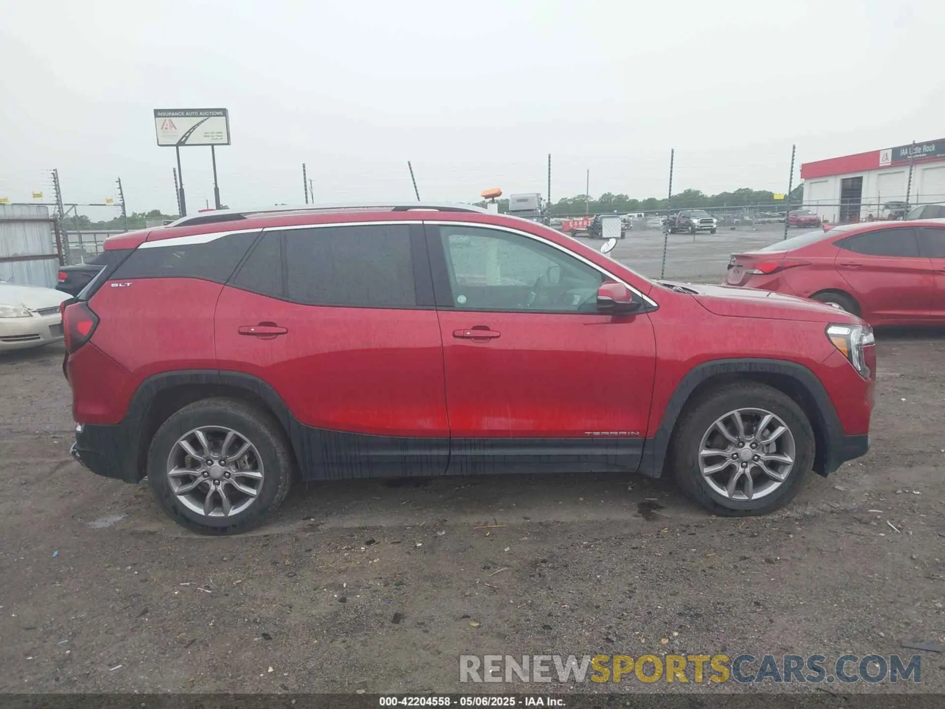 13 Photograph of a damaged car 3GKALVEV3NL175709 GMC TERRAIN 2022