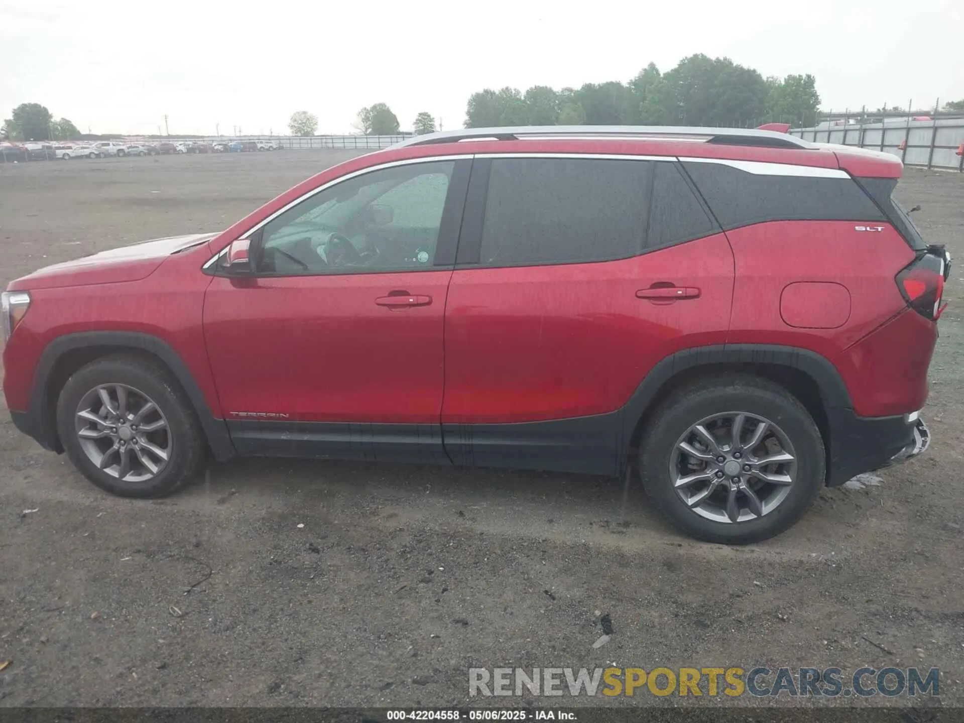 14 Photograph of a damaged car 3GKALVEV3NL175709 GMC TERRAIN 2022