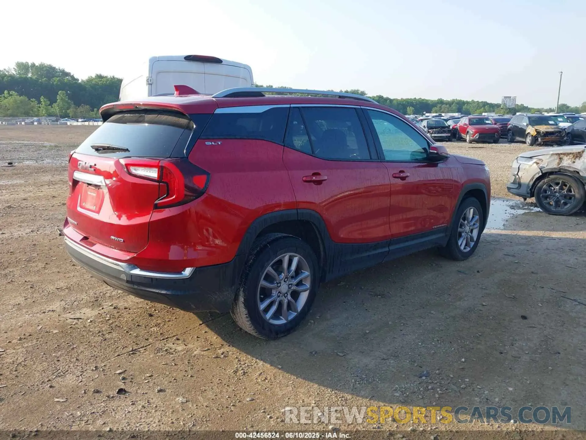 4 Photograph of a damaged car 3GKALVEV4NL105541 GMC TERRAIN 2022