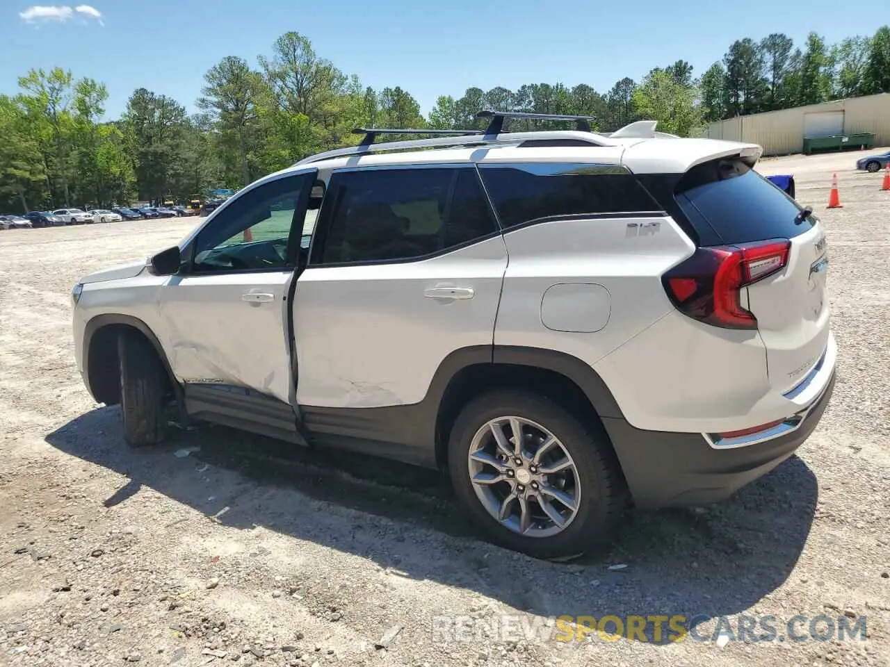 2 Photograph of a damaged car 3GKALVEV4NL133811 GMC TERRAIN 2022