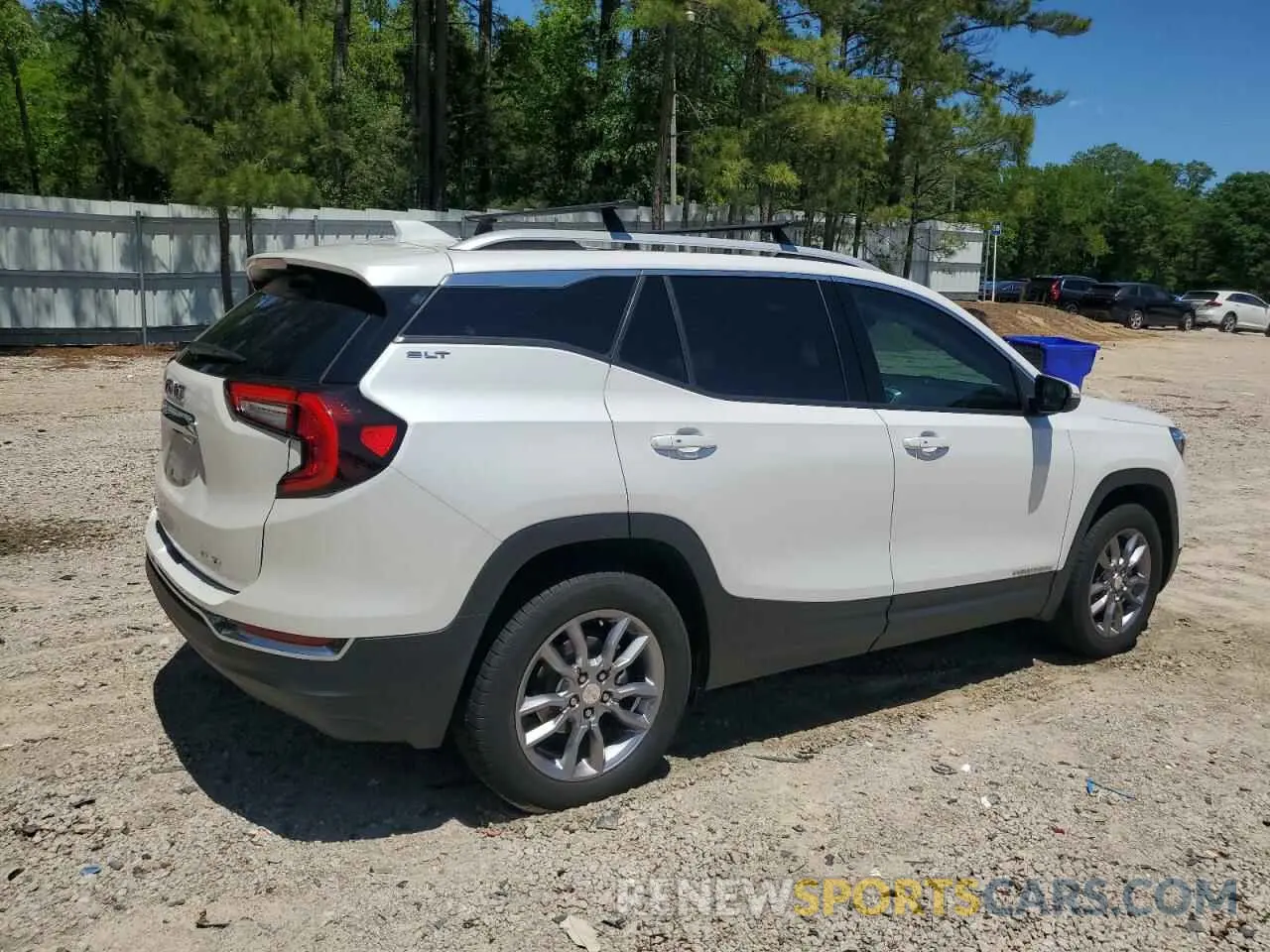 3 Photograph of a damaged car 3GKALVEV4NL133811 GMC TERRAIN 2022