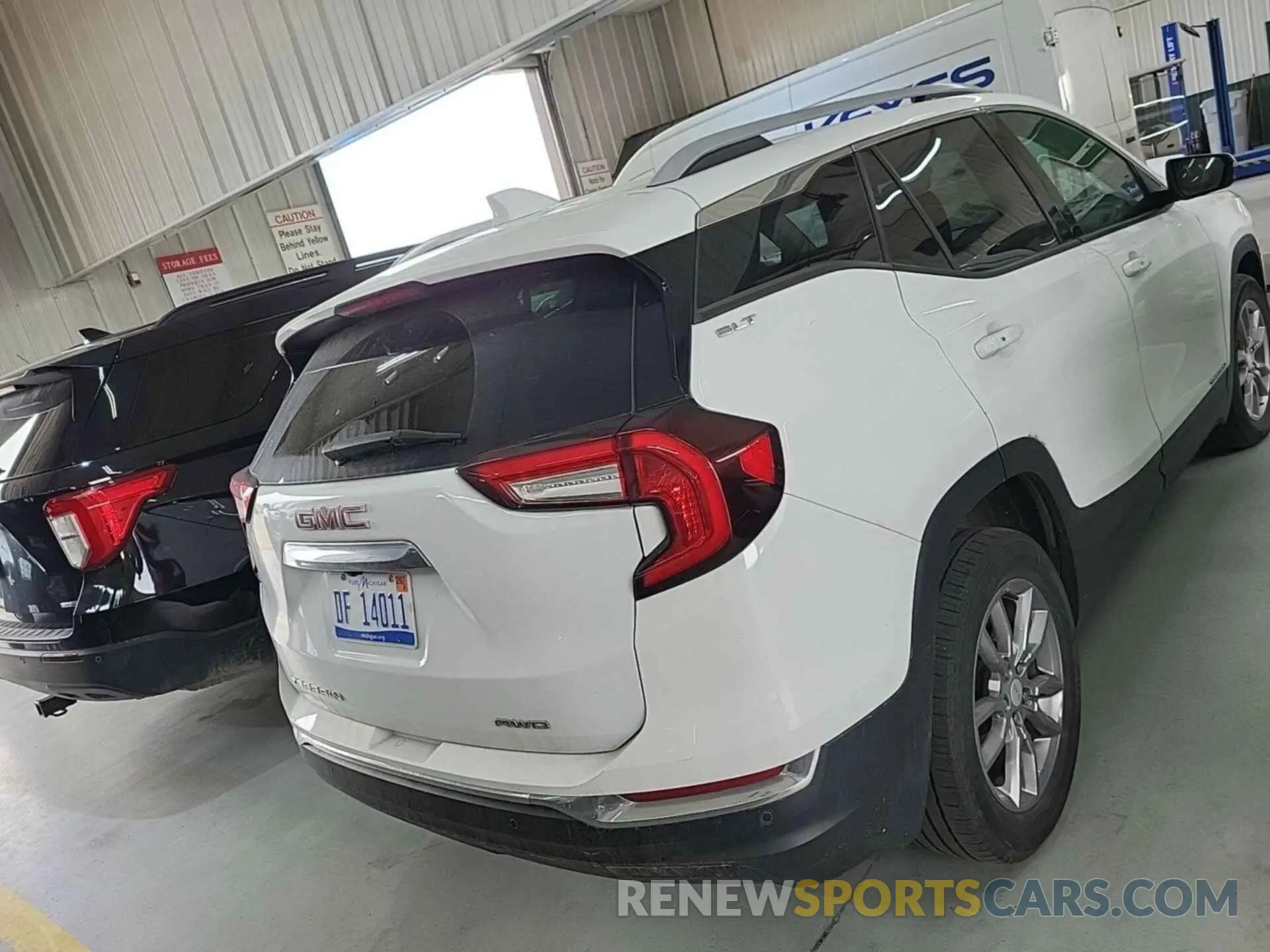 28 Photograph of a damaged car 3GKALVEV4NL149250 GMC TERRAIN 2022