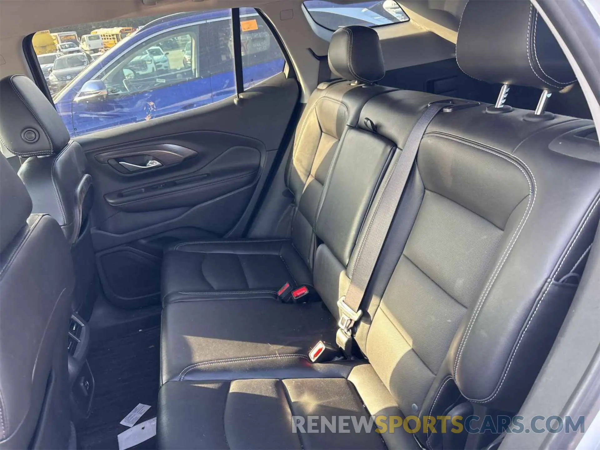 9 Photograph of a damaged car 3GKALVEV4NL149362 GMC TERRAIN 2022