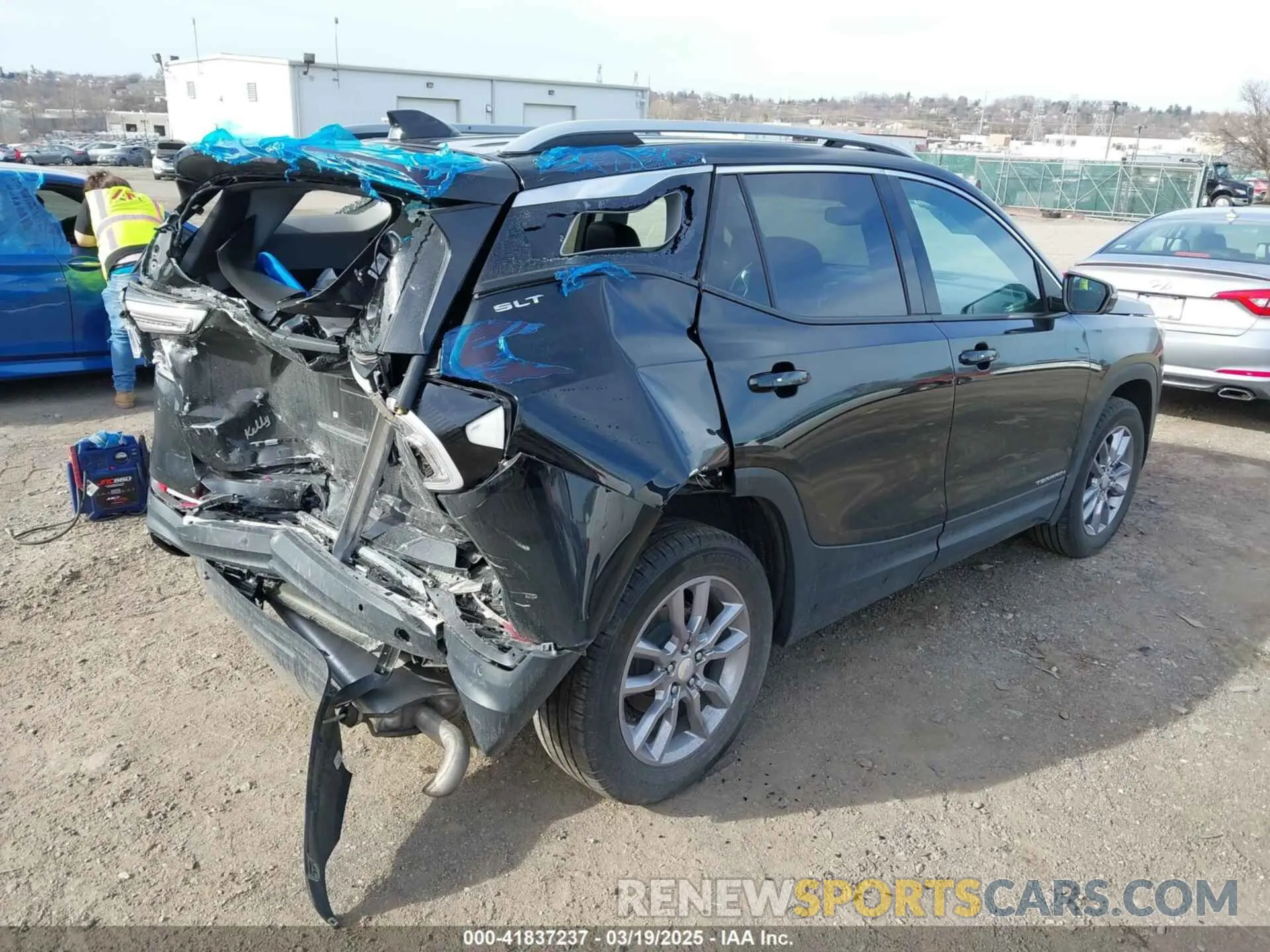 4 Photograph of a damaged car 3GKALVEV4NL287760 GMC TERRAIN 2022