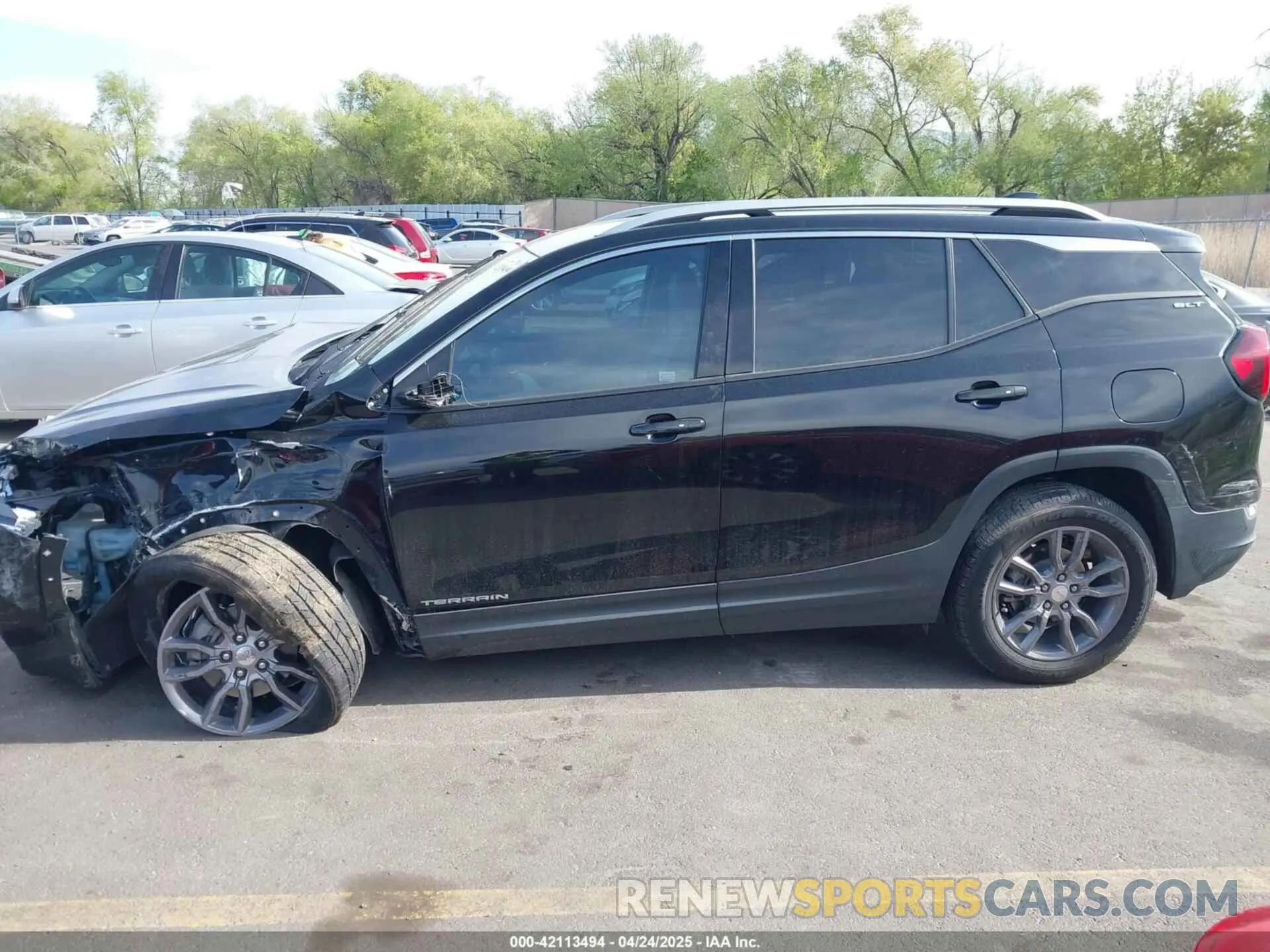 14 Photograph of a damaged car 3GKALVEV5NL110604 GMC TERRAIN 2022
