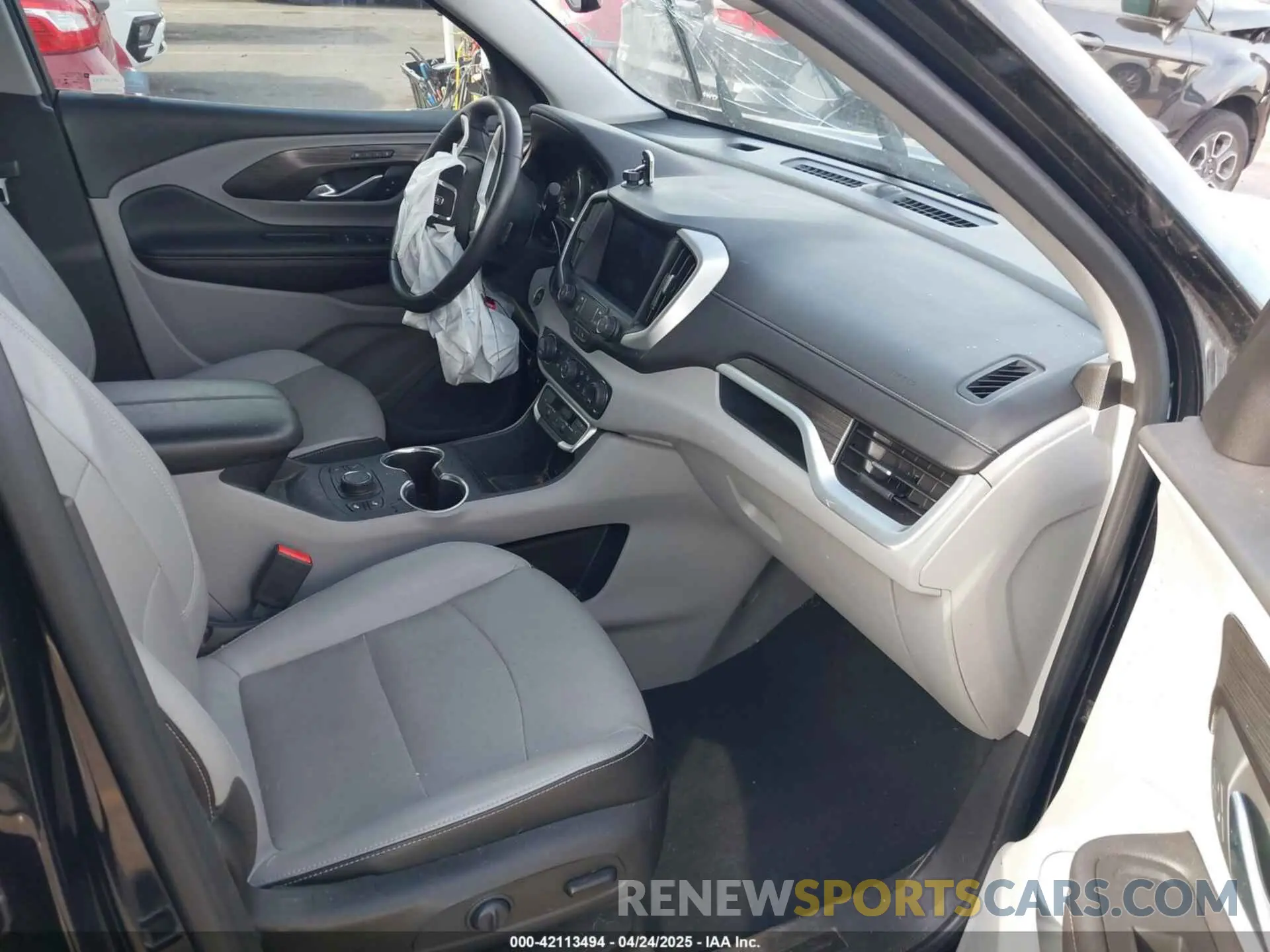 5 Photograph of a damaged car 3GKALVEV5NL110604 GMC TERRAIN 2022