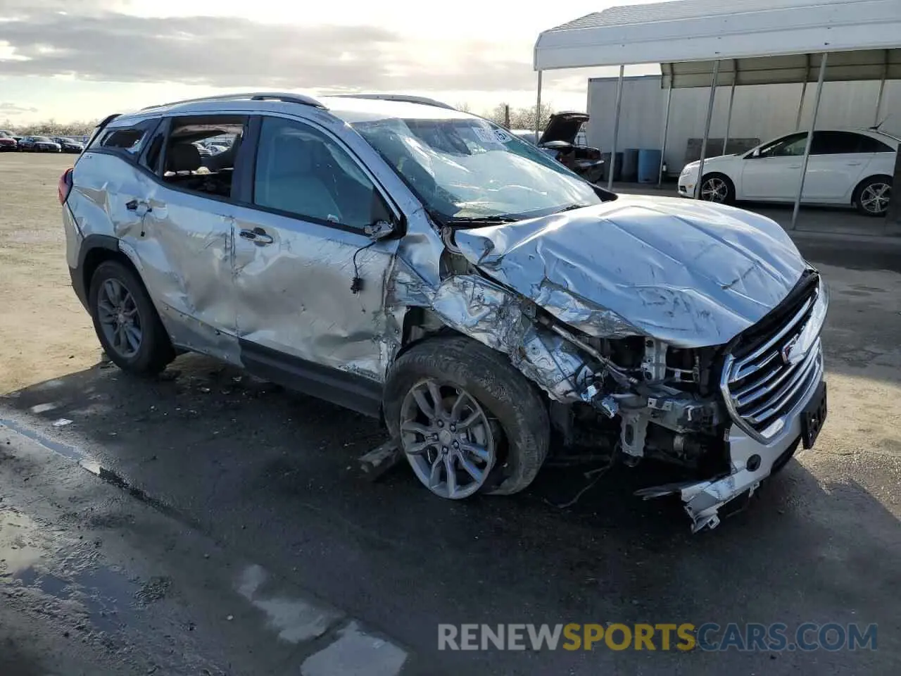 4 Photograph of a damaged car 3GKALVEV5NL154117 GMC TERRAIN 2022