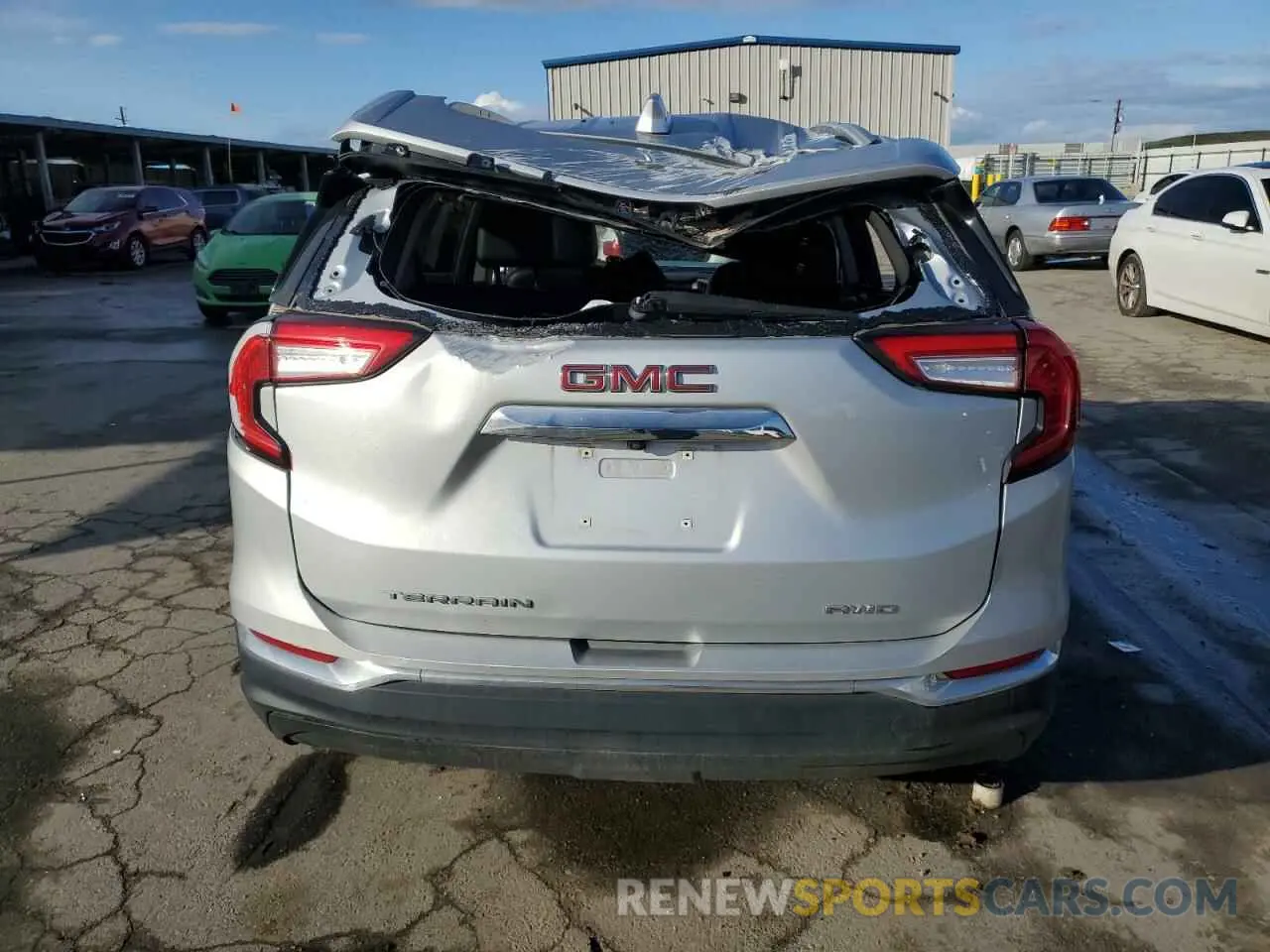 6 Photograph of a damaged car 3GKALVEV5NL154117 GMC TERRAIN 2022