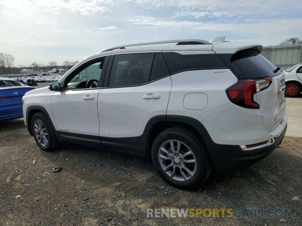 2 Photograph of a damaged car 3GKALVEV6NL111177 GMC TERRAIN 2022