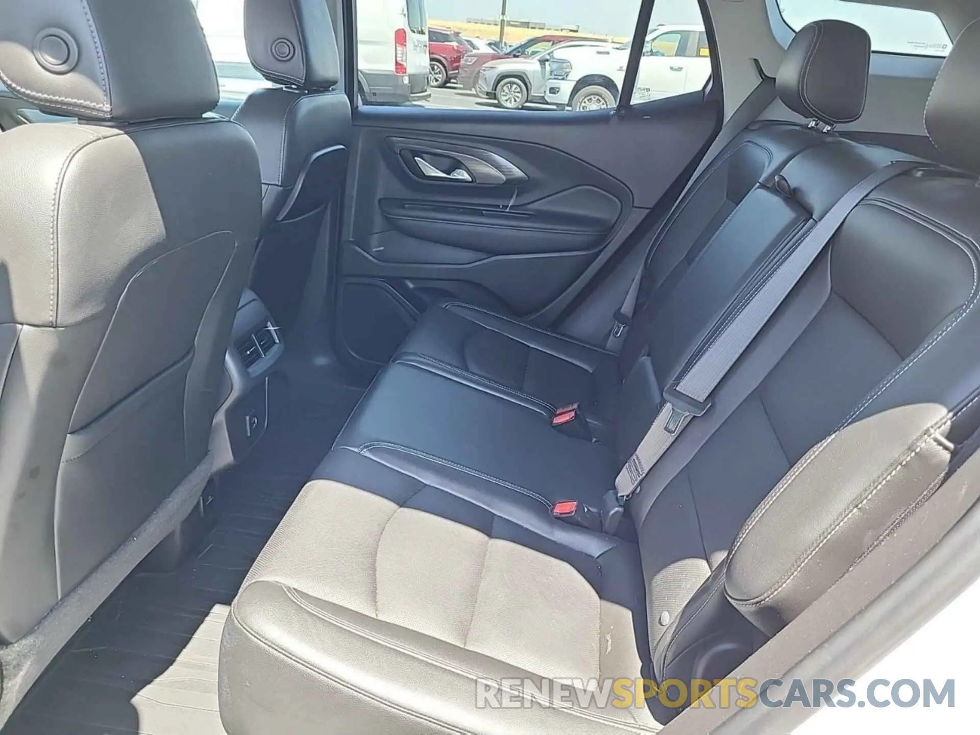 8 Photograph of a damaged car 3GKALVEV6NL149315 GMC TERRAIN 2022