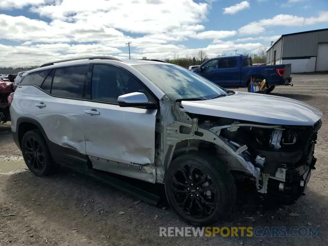 4 Photograph of a damaged car 3GKALVEV6NL194805 GMC TERRAIN 2022