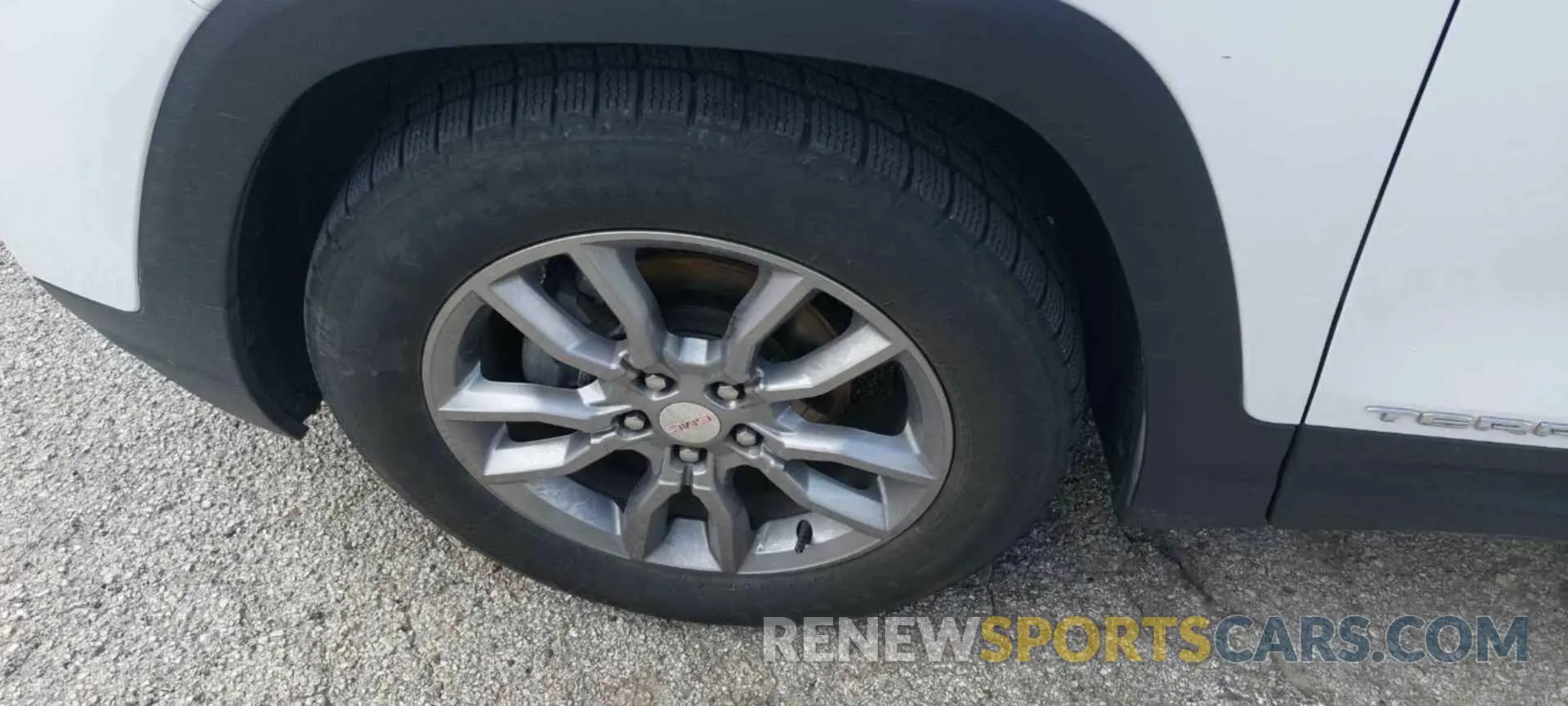 13 Photograph of a damaged car 3GKALVEV6NL232615 GMC TERRAIN 2022